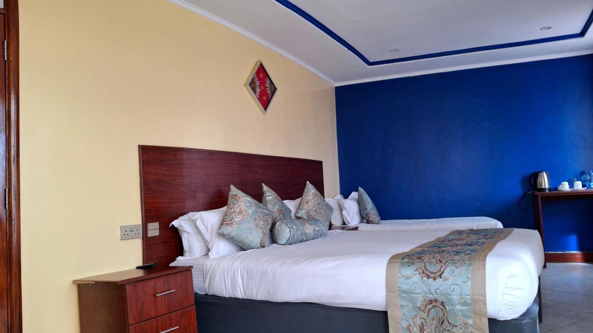 Naro Moru Jaqanaz Resort מראה חיצוני תמונה